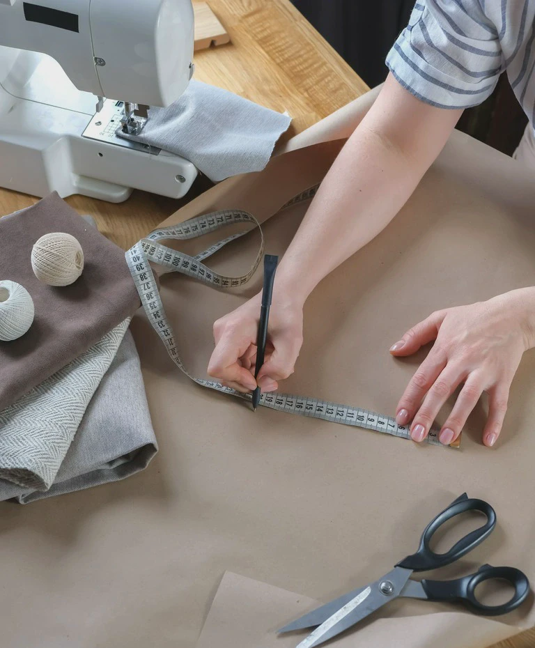 maszyna do&nbsp;szycia, miara